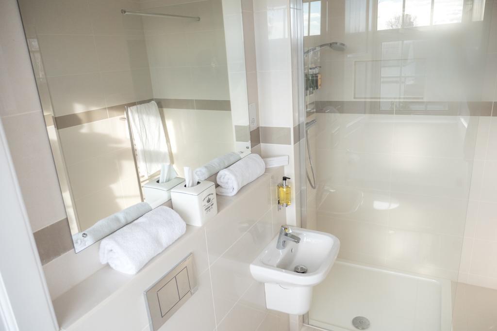 Broadway House Luxury Serviced Rooms Exeter Room photo