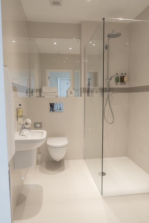 Broadway House Luxury Serviced Rooms Exeter Room photo